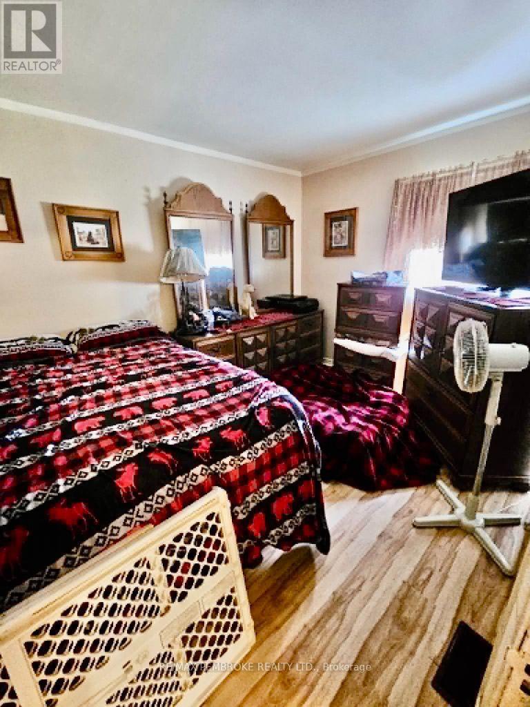3396 B Line Road, Laurentian Valley, Ontario  K8A 6W7 - Photo 32 - X13705020