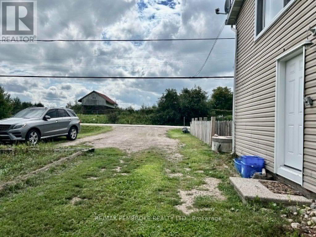3396 B Line Road, Laurentian Valley, Ontario  K8A 6W7 - Photo 6 - X13705020