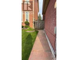 372 WINFIELD TERRACE, Mississauga, Ontario
