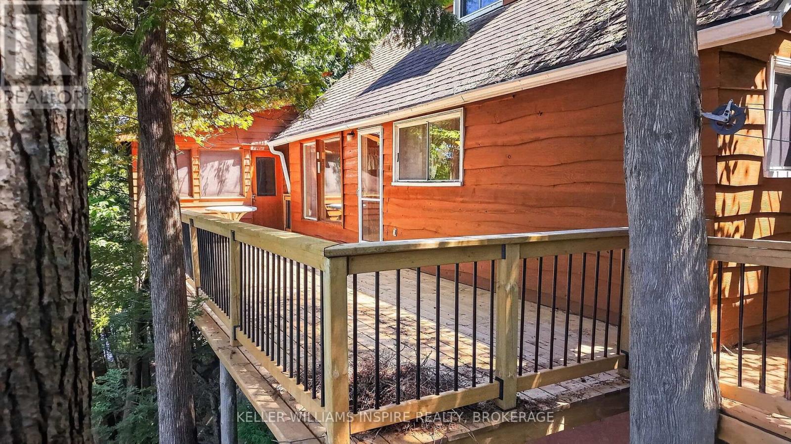 28 LOWER LAKE LANE, South Frontenac, Ontario