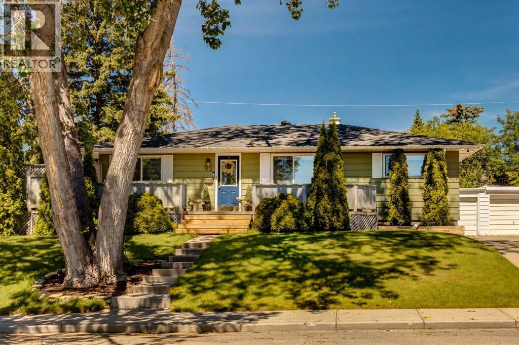 23 Heston Street NW, Calgary, Alberta