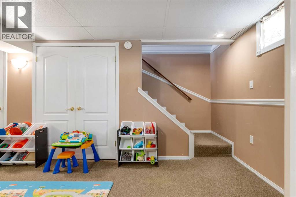 23 Heston Street NW, Calgary, Alberta  t2k 2c3 - Photo 20 - A2328293