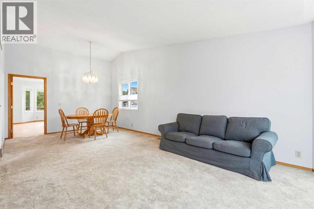 5 Sandpiper Gate NW, Calgary, Alberta  T3K 3T8 - Photo 6 - A2336352