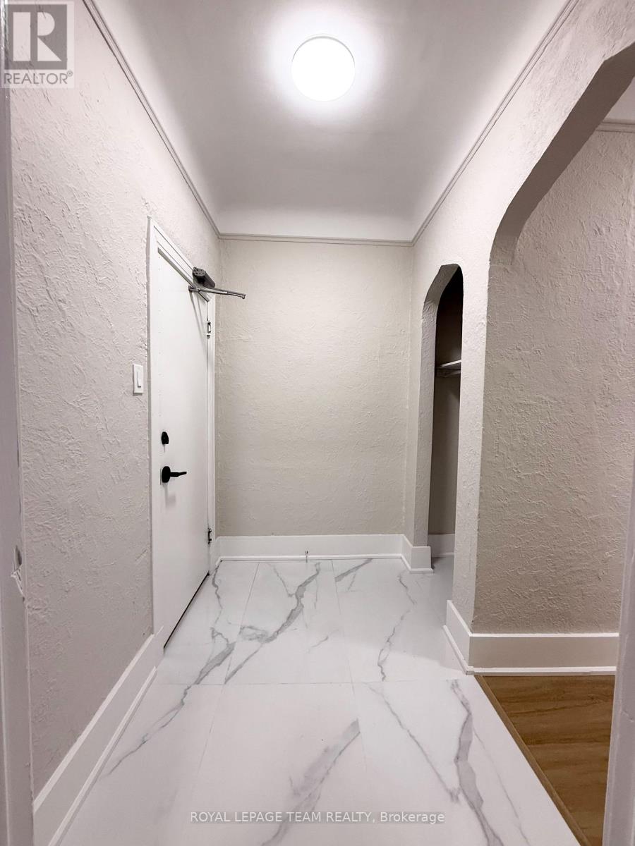 36 - 235 Cooper Street, Ottawa, Ontario  K2P 1L7 - Photo 2 - X13705064