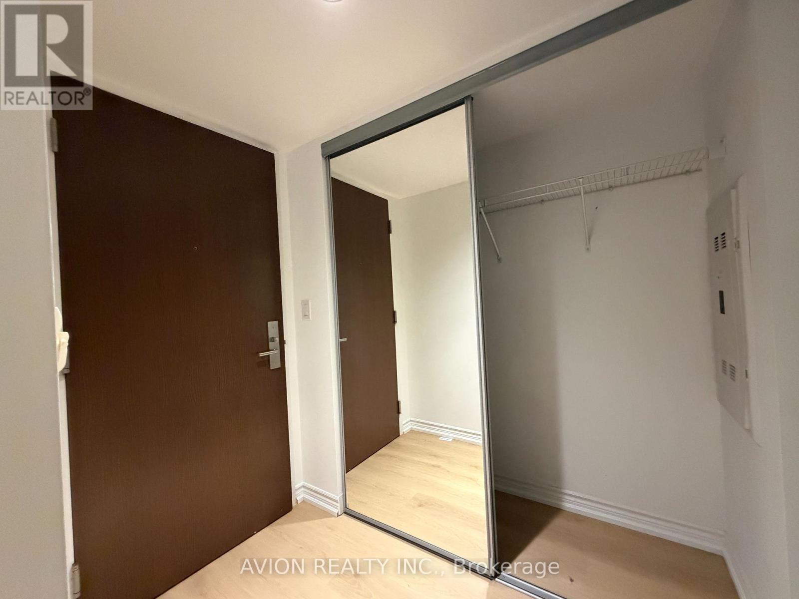1408 - 386 Yonge Street, Toronto, Ontario  M5B 0A5 - Photo 11 - C13705056