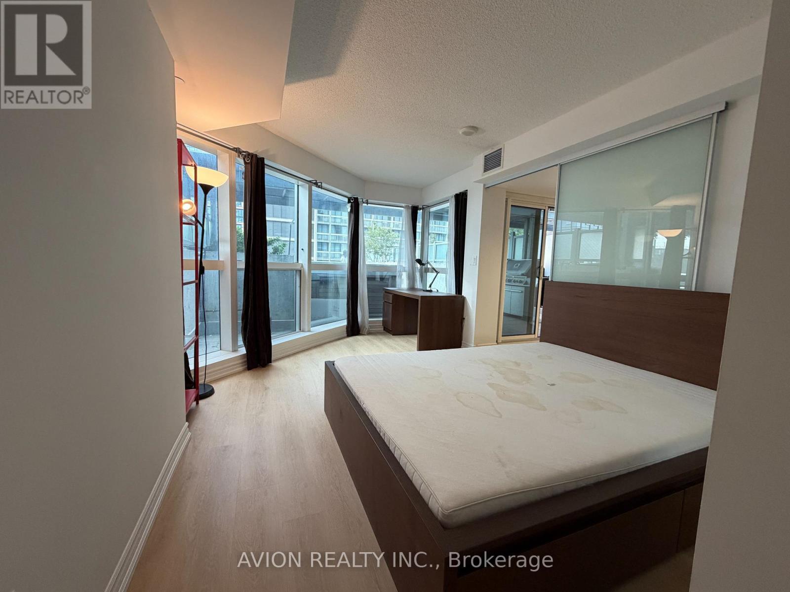 1408 - 386 Yonge Street, Toronto, Ontario  M5B 0A5 - Photo 5 - C13705056