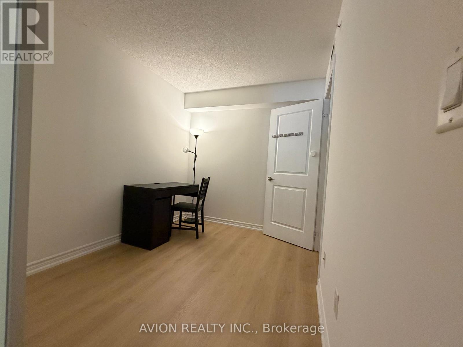 1408 - 386 Yonge Street, Toronto, Ontario  M5B 0A5 - Photo 8 - C13705056