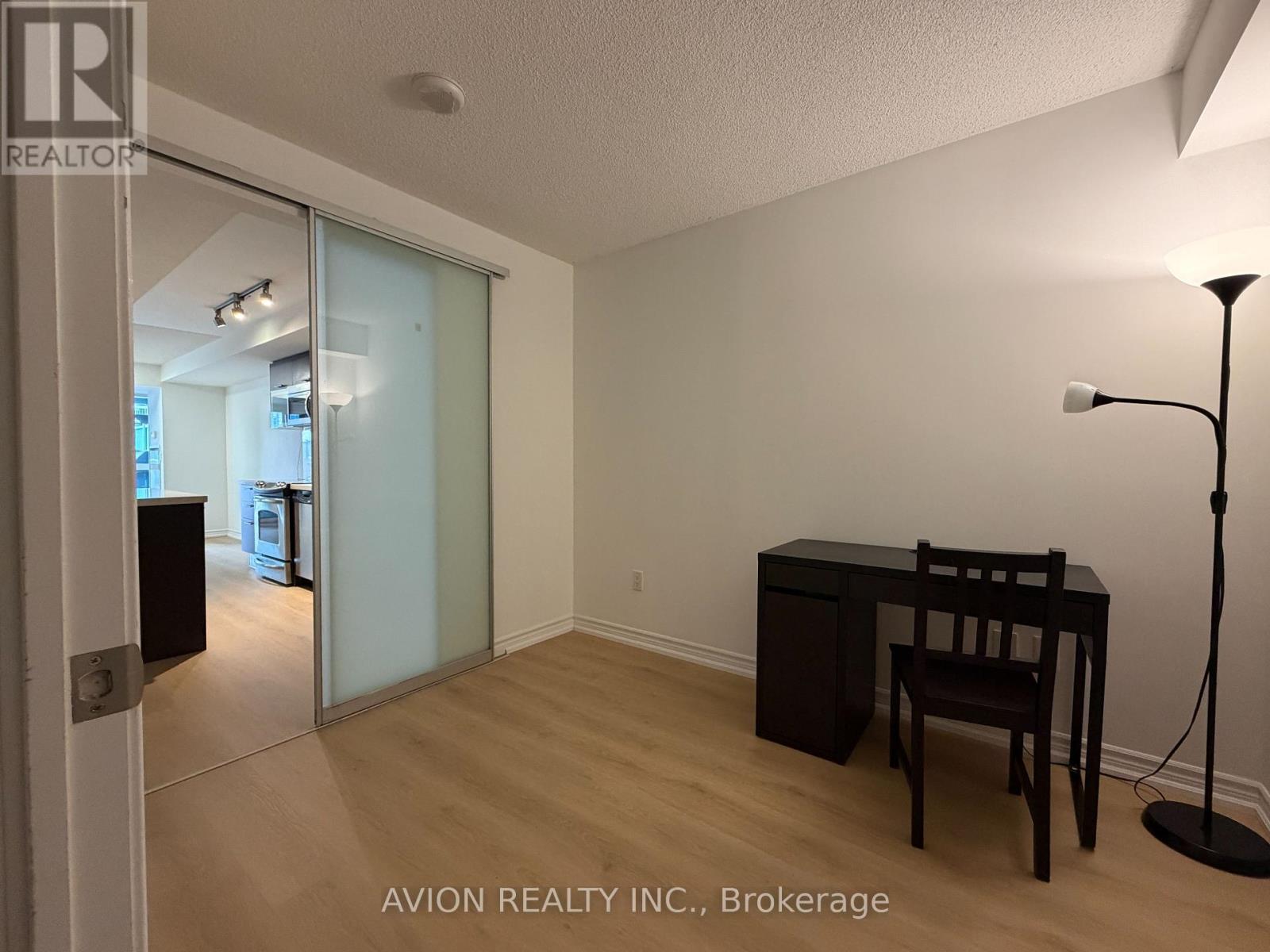 1408 - 386 Yonge Street, Toronto, Ontario  M5B 0A5 - Photo 9 - C13705056