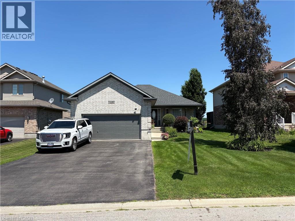 32 APPLEWOOD Street, Plattsville, Ontario