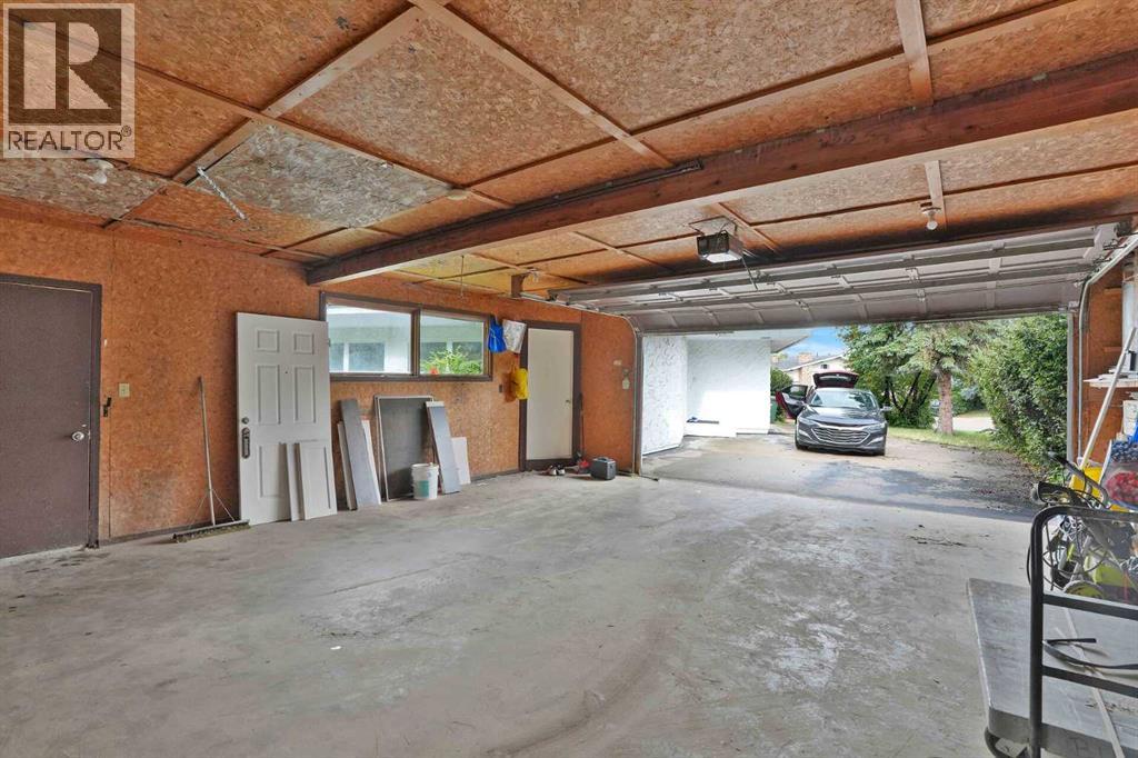 5009 41 Street Close, Innisfail, Alberta  T4G 1H8 - Photo 46 - A2314258