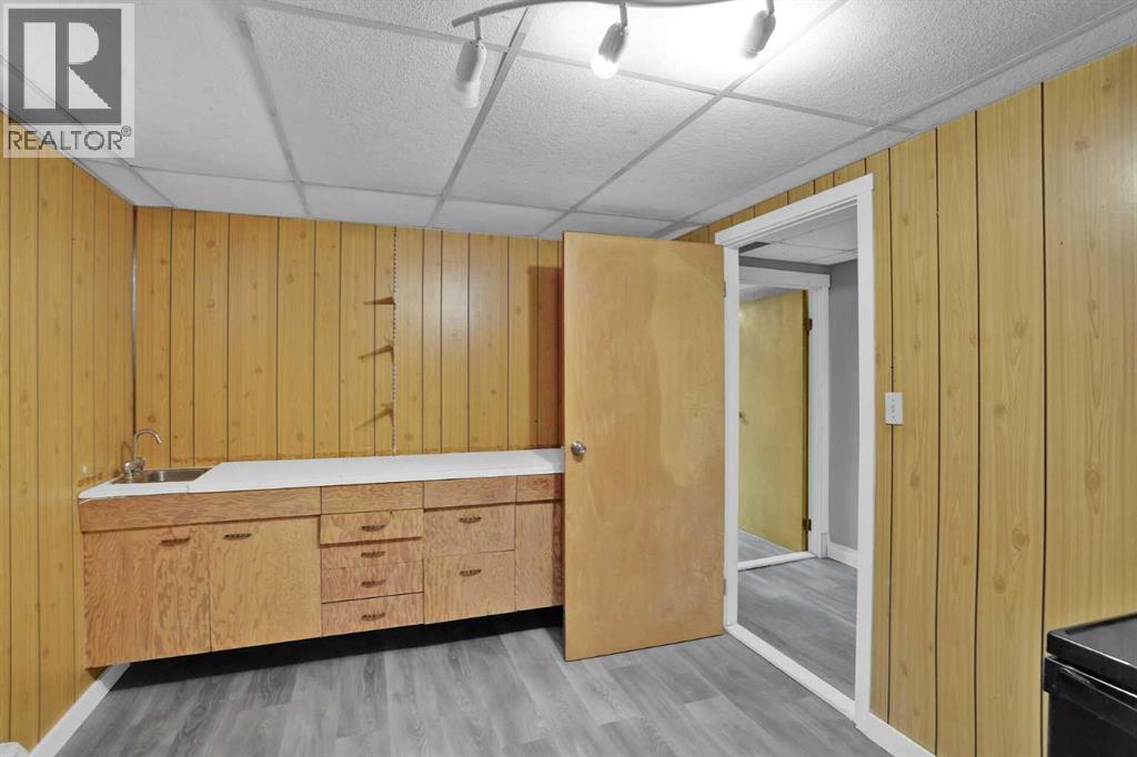 5009 41 Street Close, Innisfail, Alberta  T4G 1H8 - Photo 32 - A2314258