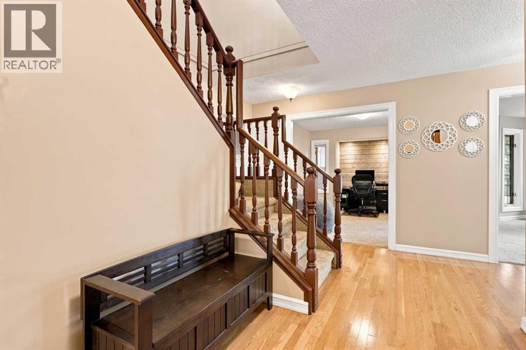70 Sunset Way SE, Calgary, Alberta  T2X 3C1 - Photo 27 - A2338509