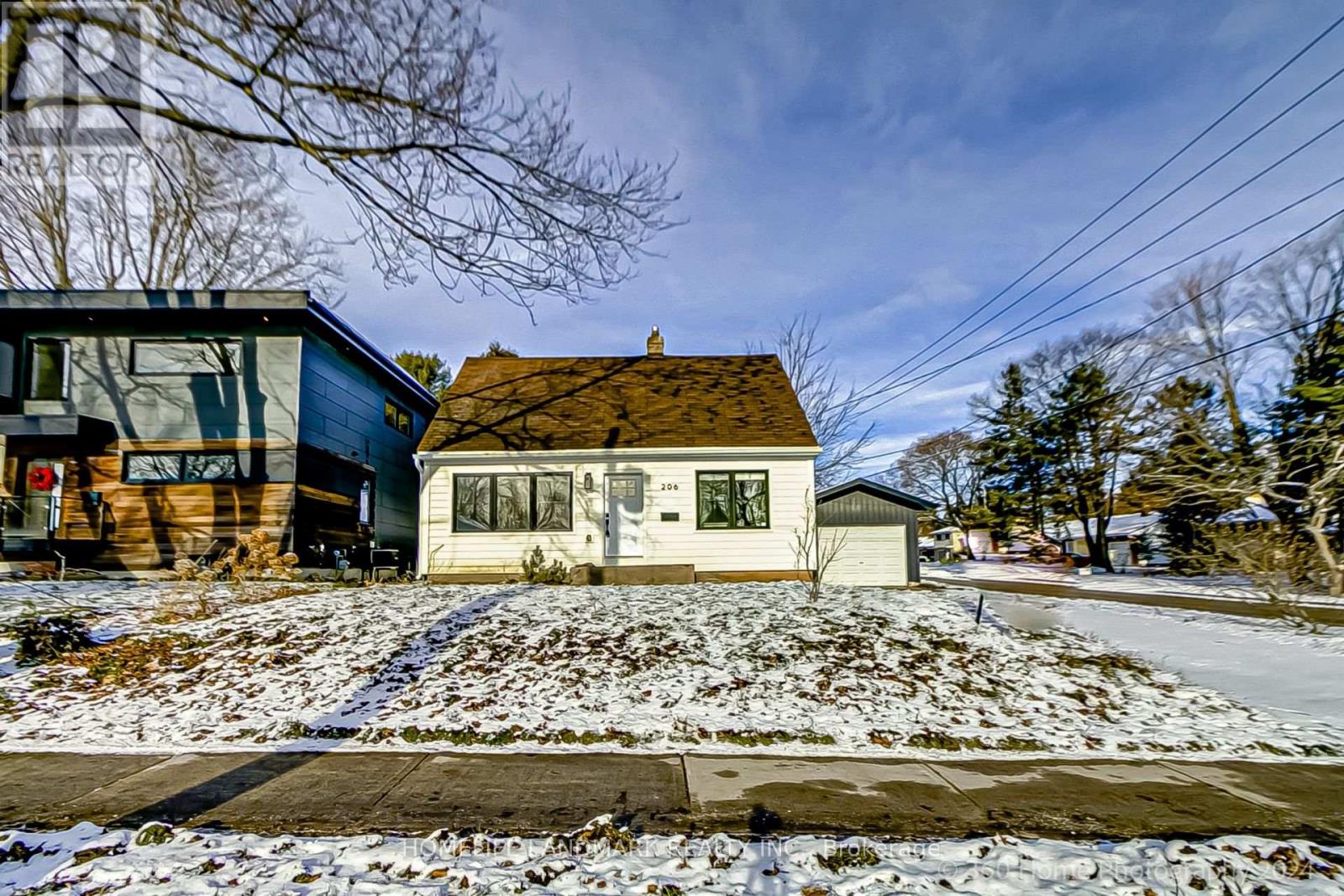 BSMT - 206 NAPIER STREET, Barrie, Ontario
