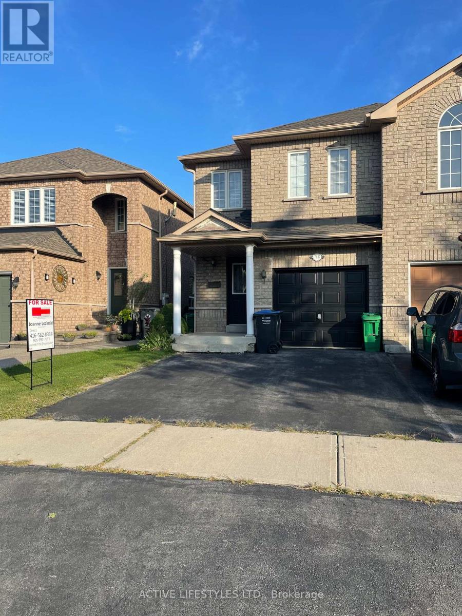 7647 Doverwood Drive, Mississauga, Ontario  L5N 8J2 - Photo 2 - W13705070