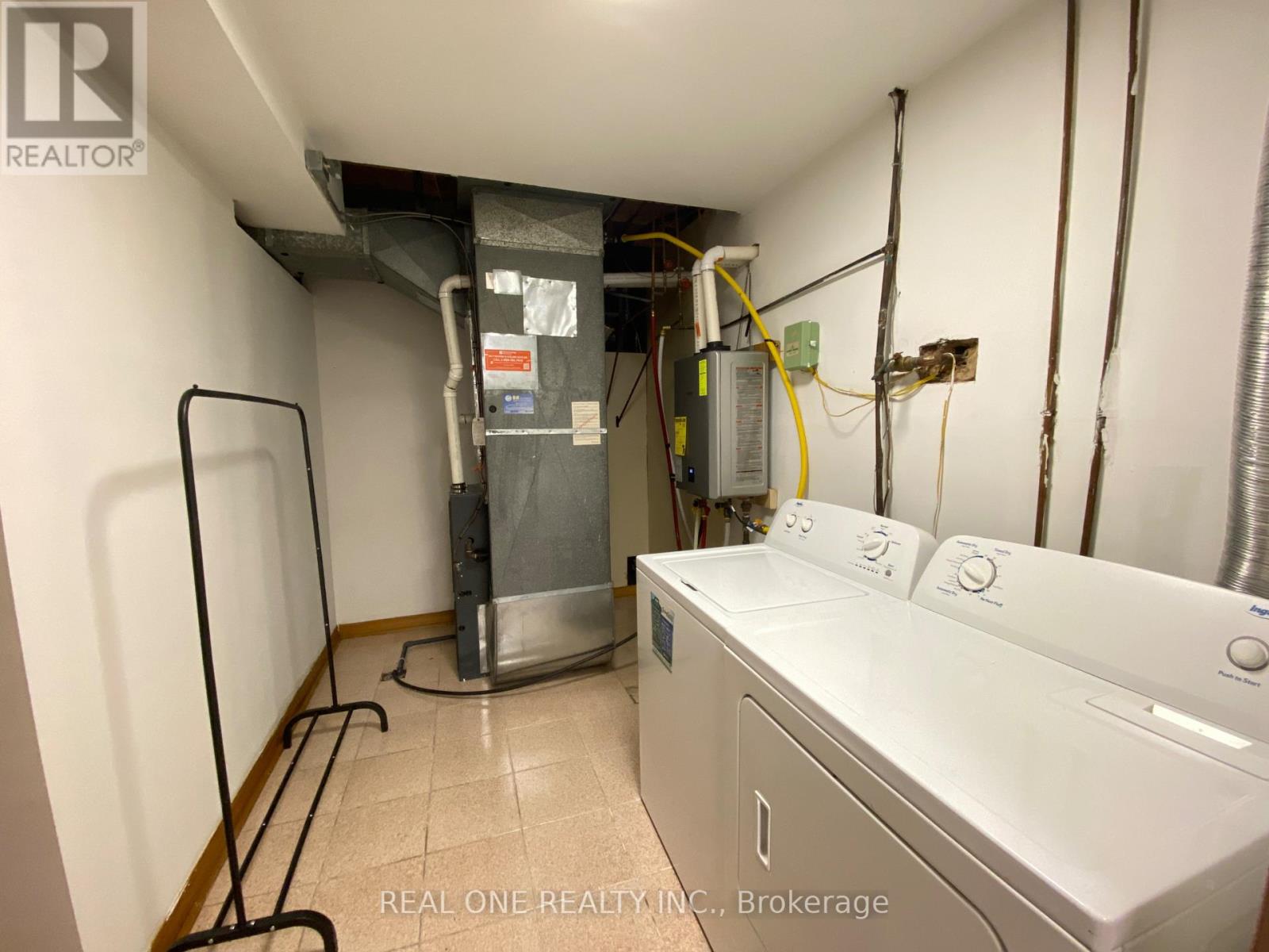 1 Addison Street, Richmond Hill, Ontario  L4C 7M2 - Photo 11 - N13705084