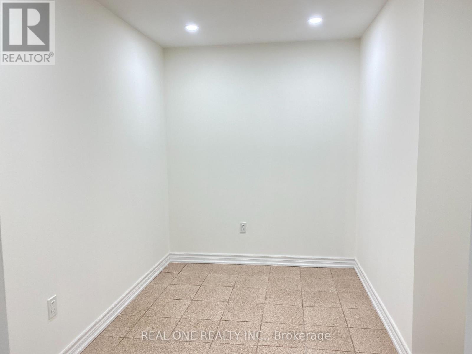 1 Addison Street, Richmond Hill, Ontario  L4C 7M2 - Photo 6 - N13705084