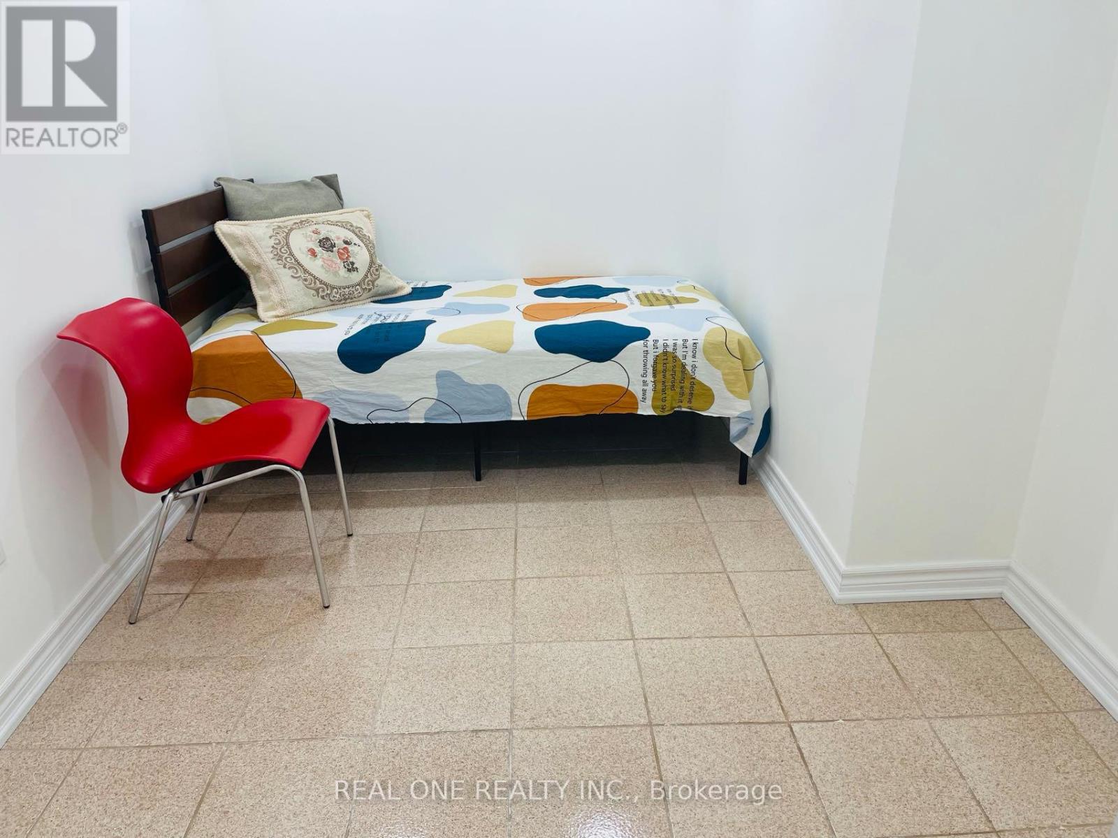 1 Addison Street, Richmond Hill, Ontario  L4C 7M2 - Photo 7 - N13705084
