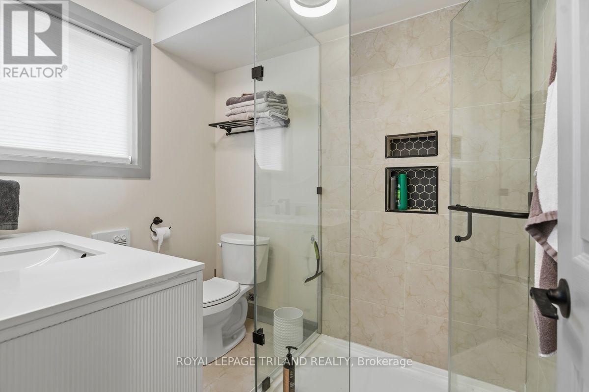 27 Aldborough Avenue, St. Thomas, Ontario  N5R 4S8 - Photo 4 - X13628574