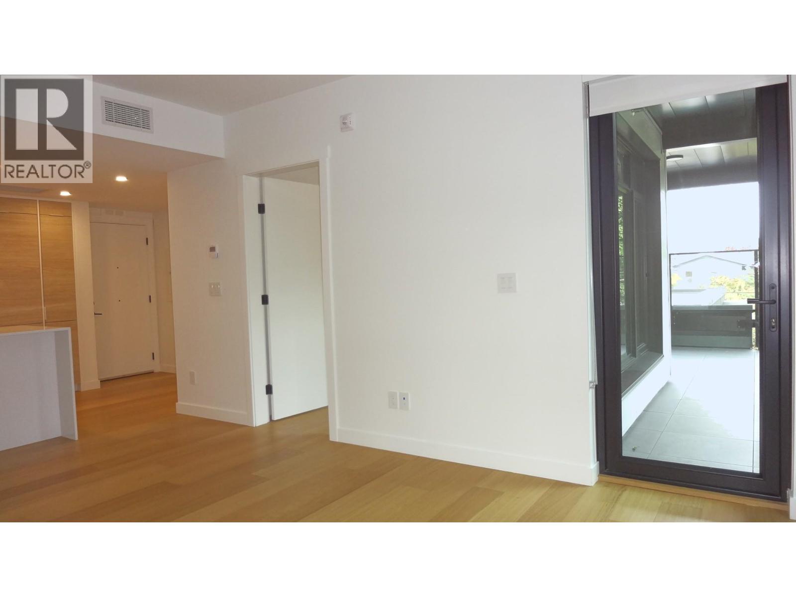 300 6485 Manitoba Street, Vancouver, British Columbia  V5Y 0P7 - Photo 2 - R3158085