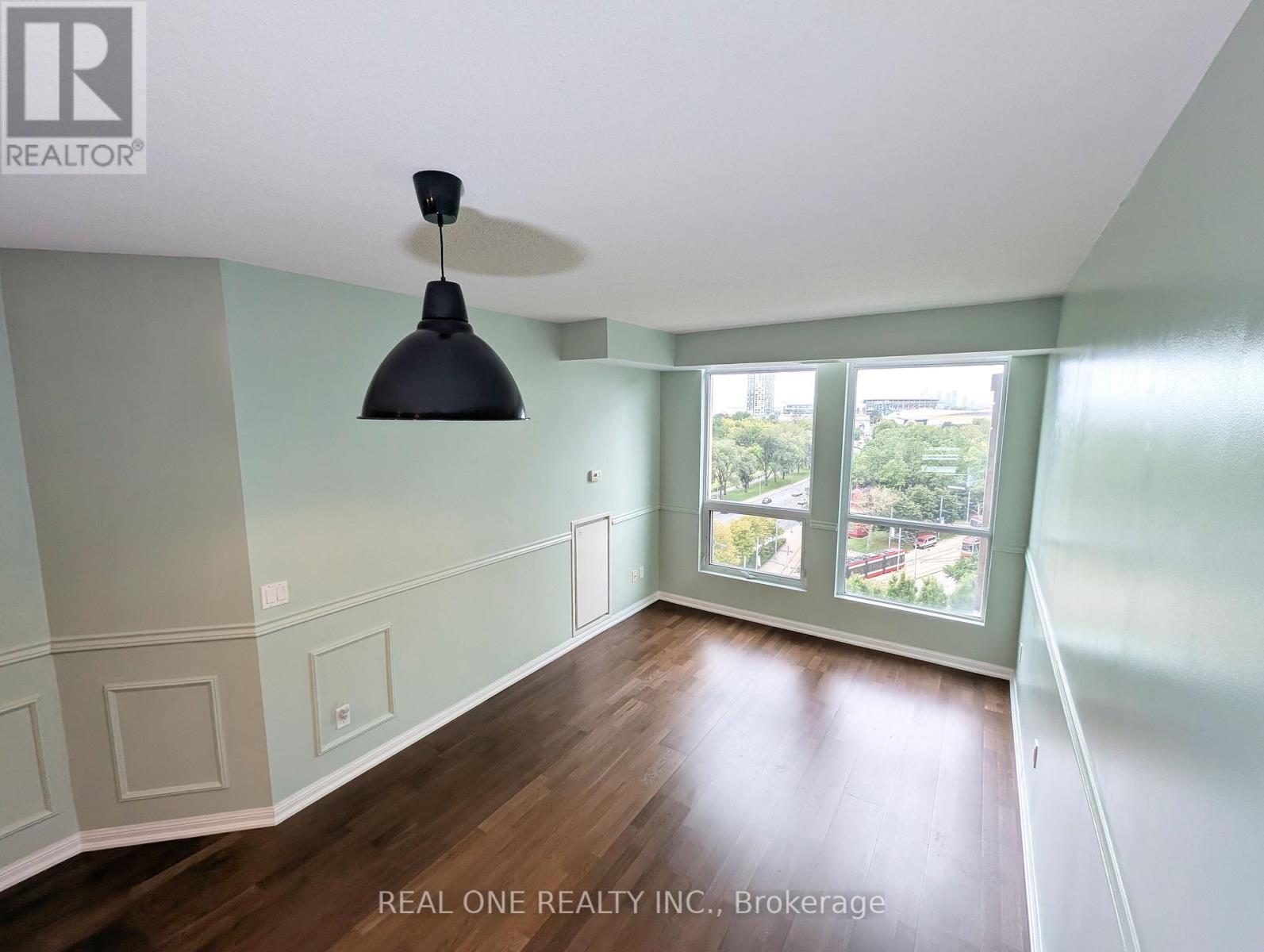1015 - 628 Fleet Street, Toronto, Ontario  M5V 1A8 - Photo 2 - C13705104