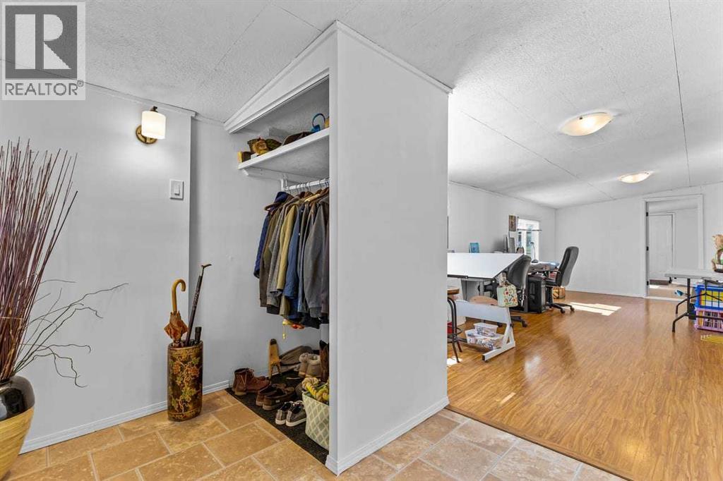 117 Sunset Way, High River, Alberta  T1V 1J4 - Photo 3 - A2313307