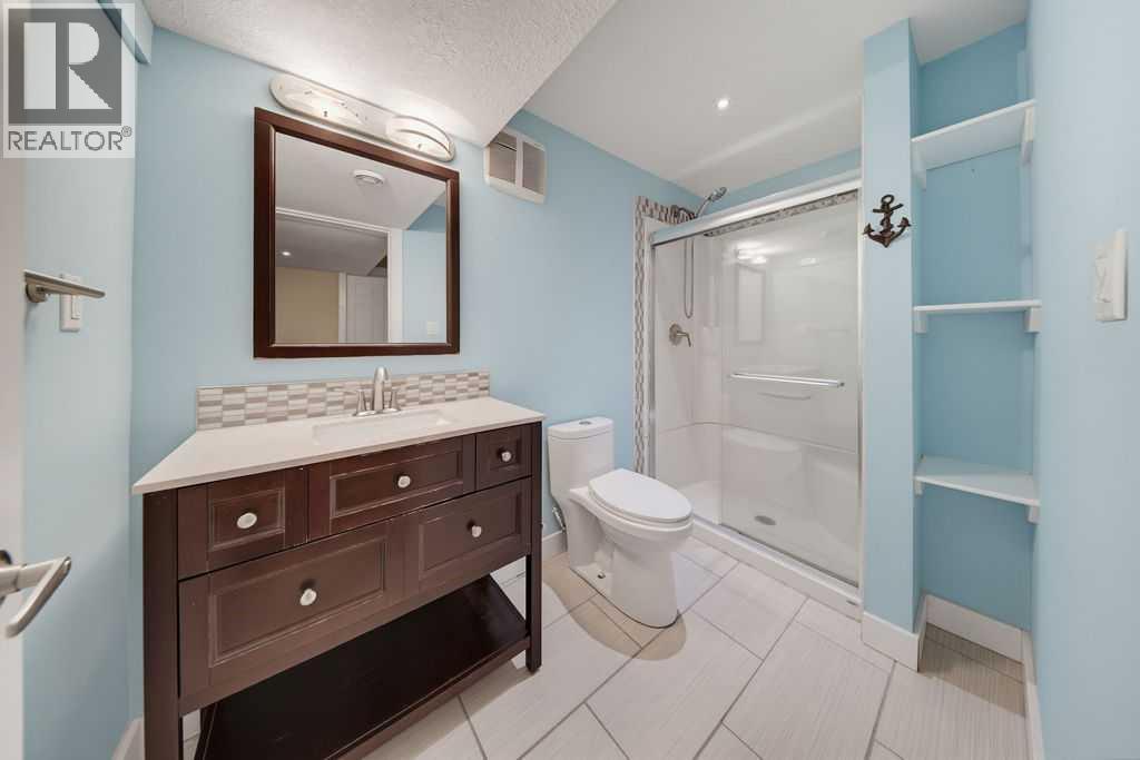 145 Sunset Manor, Cochrane, Alberta  T4C 0N2 - Photo 38 - A2339058