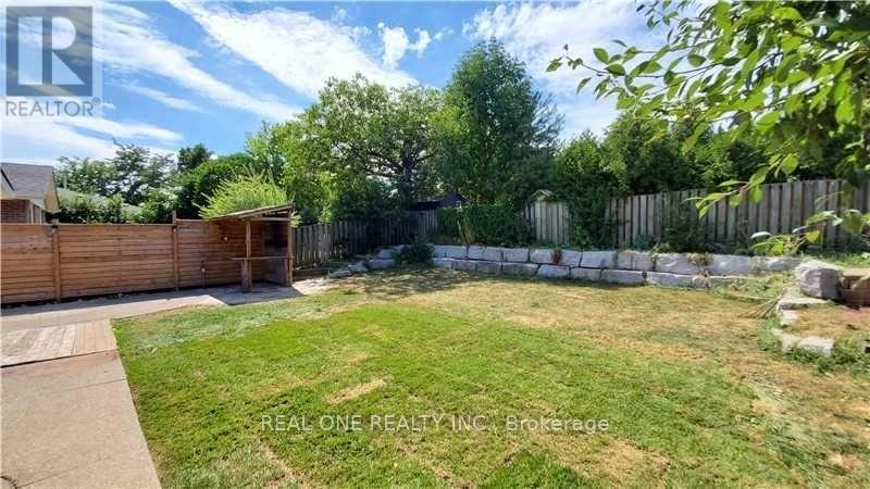 #upper - 133 Mccraney Street, Oakville, Ontario  L6H 1H5 - Photo 15 - W13705106