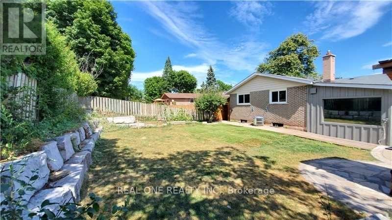 #upper - 133 Mccraney Street, Oakville, Ontario  L6H 1H5 - Photo 16 - W13705106