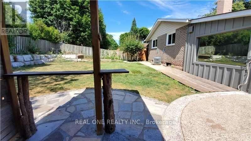 #upper - 133 Mccraney Street, Oakville, Ontario  L6H 1H5 - Photo 17 - W13705106