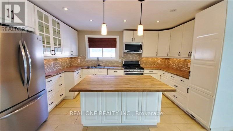 #upper - 133 Mccraney Street, Oakville, Ontario  L6H 1H5 - Photo 7 - W13705106