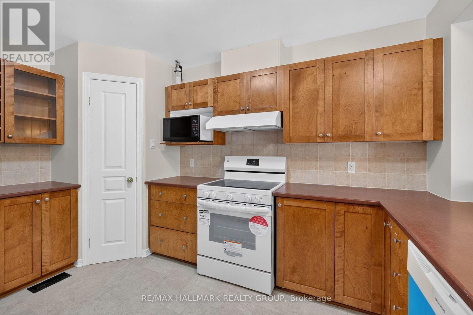 24 Gray Crescent, Ottawa, Ontario  K2K 3J6 - Photo 12 - X13705112
