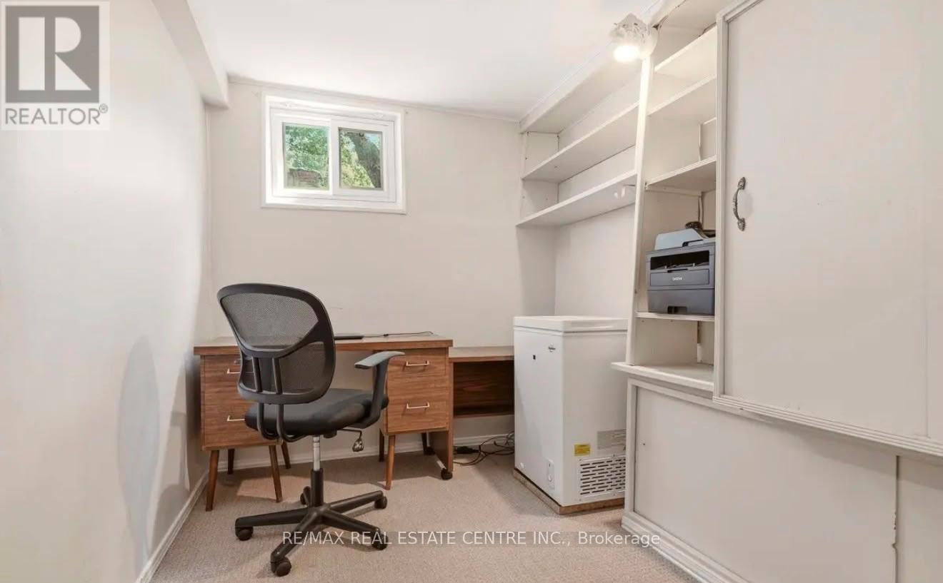 Lower Level - 3454 Oakglade Crescent, Mississauga, Ontario  L5C 1X5 - Photo 14 - W13705128