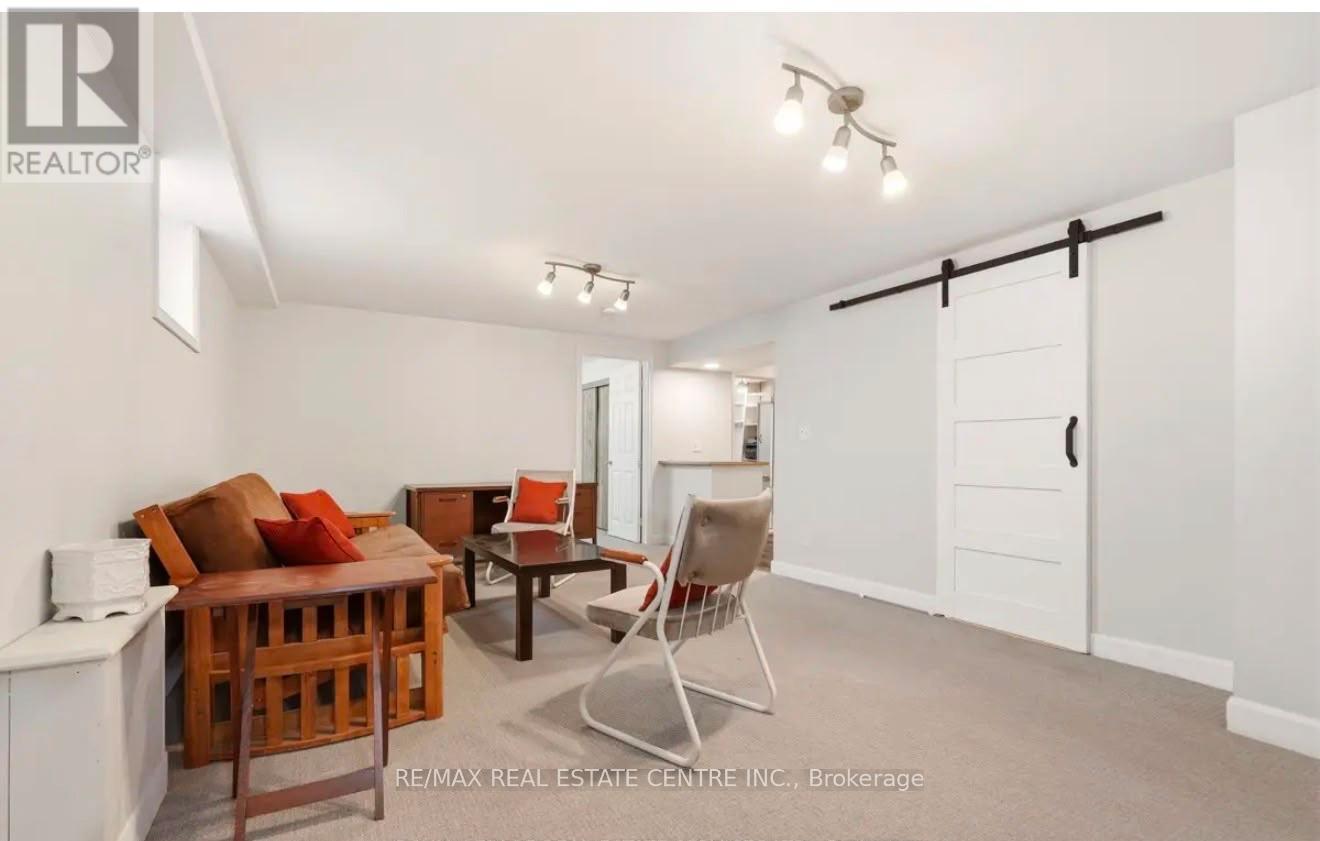Lower Level - 3454 Oakglade Crescent, Mississauga, Ontario  L5C 1X5 - Photo 3 - W13705128