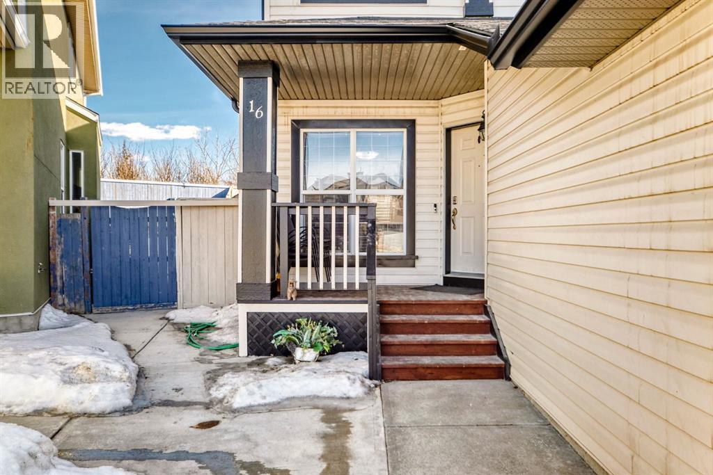 16 Saddlecrest Park NE, Calgary, Alberta  T3J 5E7 - Photo 3 - A2338866