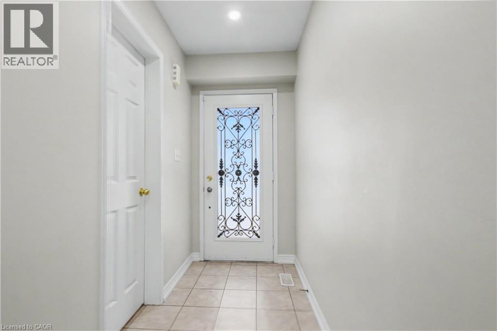 88 Bloomington Drive, Cambridge, Ontario  N1P 1J5 - Photo 5 - 40857815