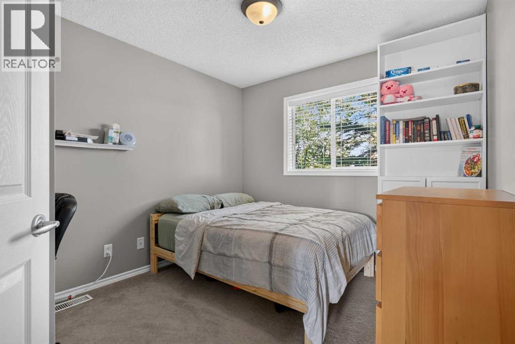22 Panatella Park NW, Calgary, Alberta  T3K 6K4 - Photo 12 - A2324025