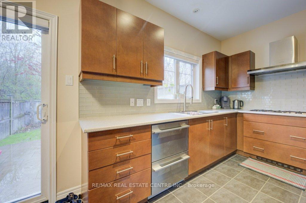 28 Glendarling Crescent, Hamilton (Winona Park), Ontario  L8E 0A9 - Photo 10 - X13705162