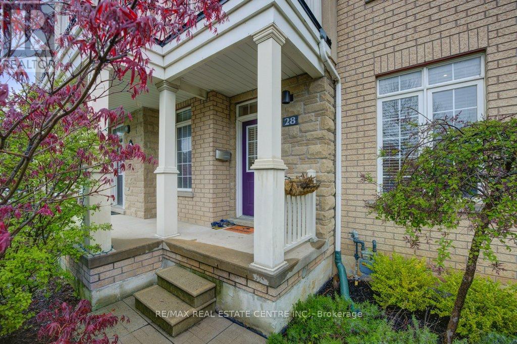 28 Glendarling Crescent, Hamilton (Winona Park), Ontario  L8E 0A9 - Photo 3 - X13705162