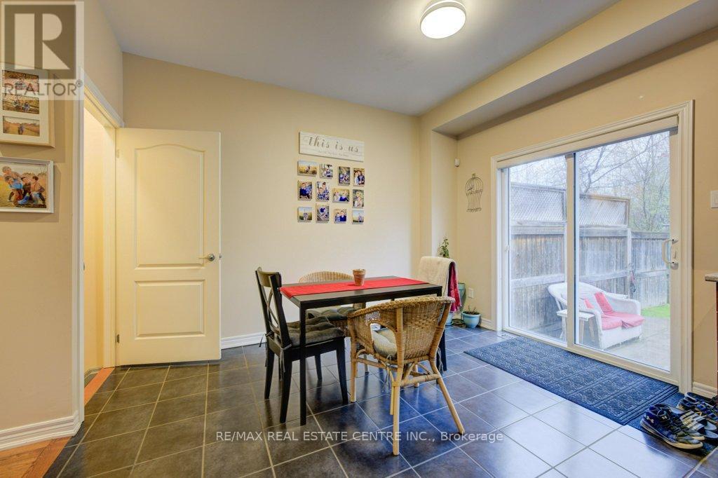 28 Glendarling Crescent, Hamilton (Winona Park), Ontario  L8E 0A9 - Photo 7 - X13705162
