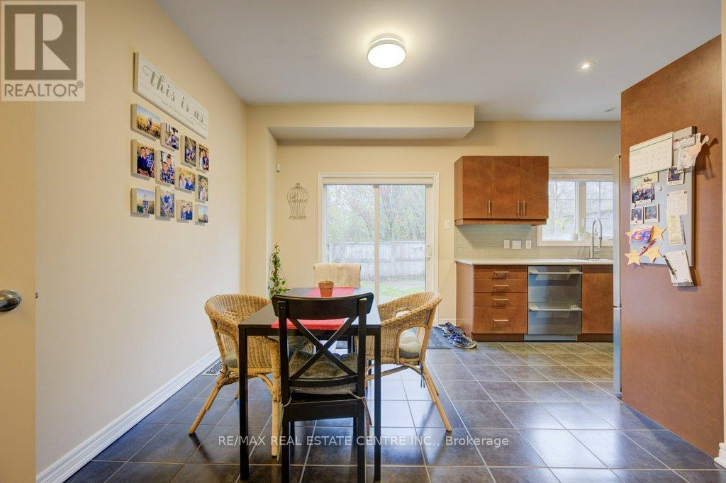 28 Glendarling Crescent, Hamilton (Winona Park), Ontario  L8E 0A9 - Photo 8 - X13705162