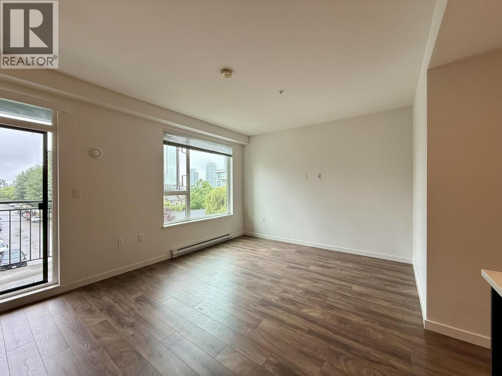 312 621 Regan Avenue, Coquitlam, British Columbia  V3J 0K1 - Photo 2 - R3151249