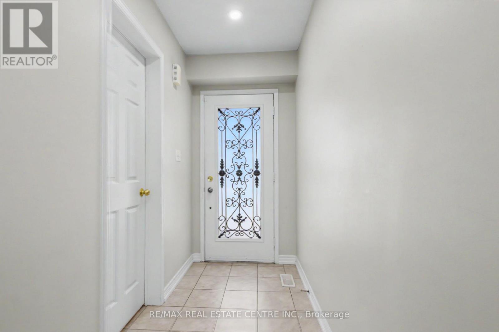 88 Bloomington Drive, Cambridge, Ontario  N1P 1J5 - Photo 5 - X13705184