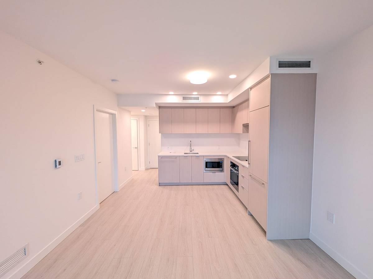16XX 13675 107A AVE, Surrey, British Columbia