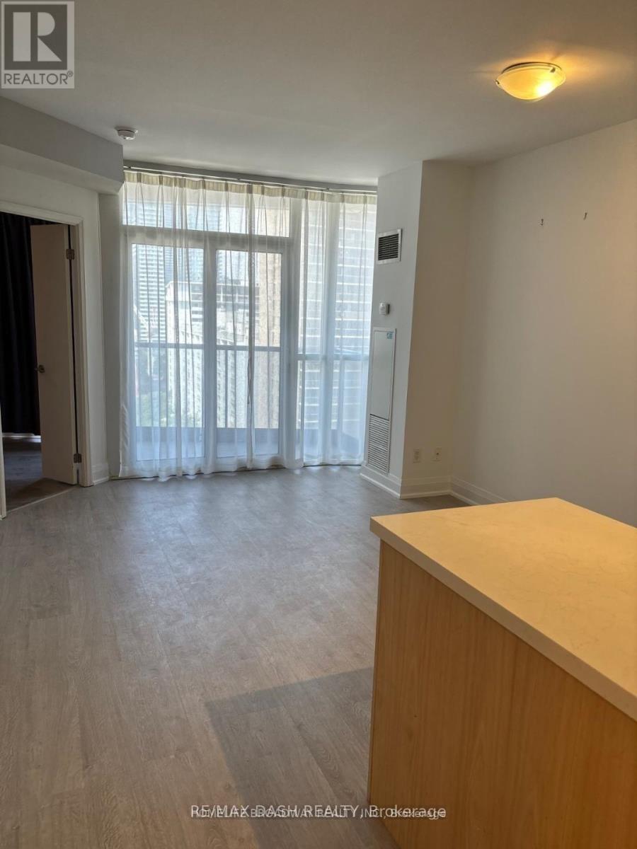 1904 - 21 Carlton Street, Toronto, Ontario  M5B 1L3 - Photo 6 - C13705202