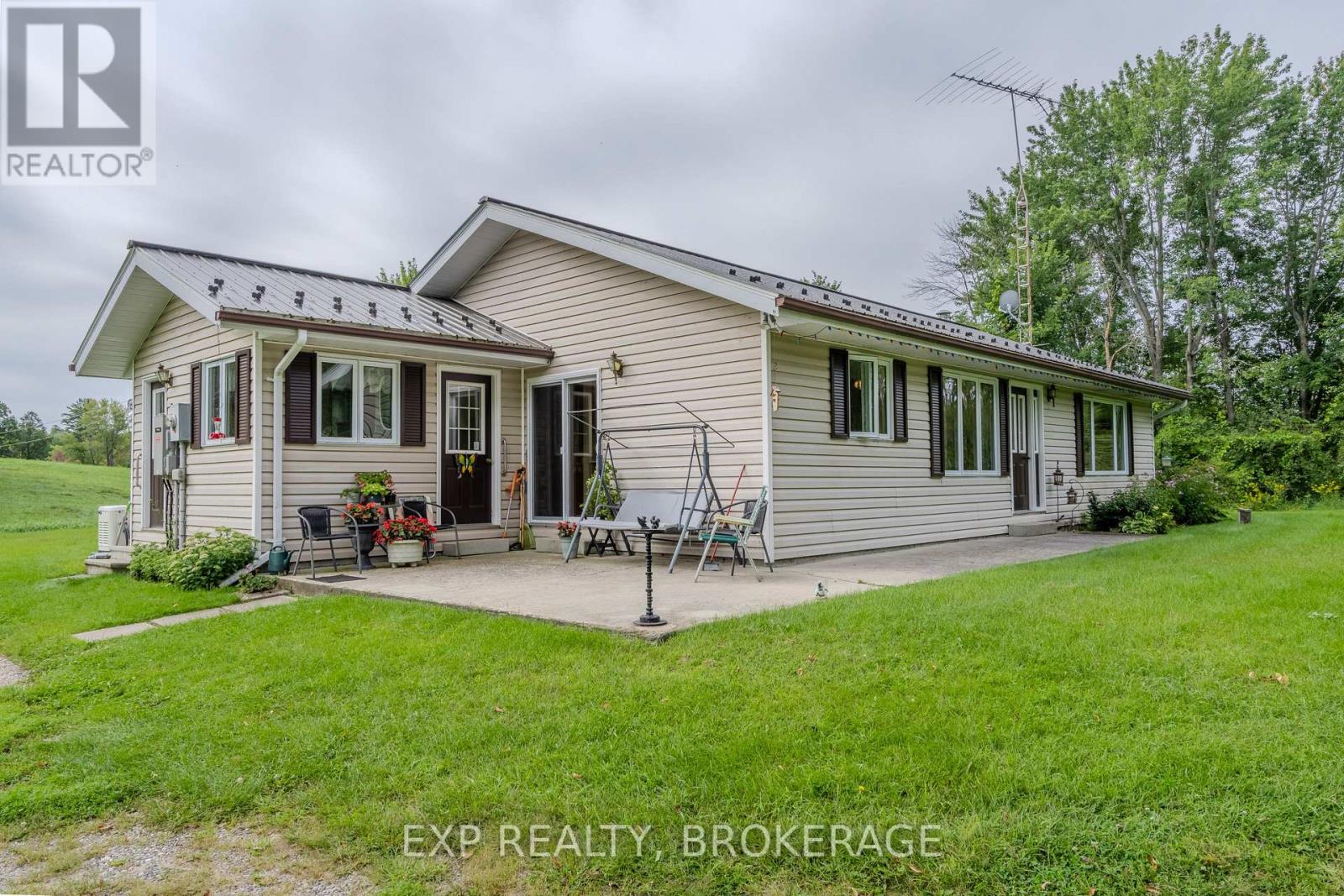 279 Munro Road, Tay Valley, Ontario  K0H 2B0 - Photo 4 - X13705260