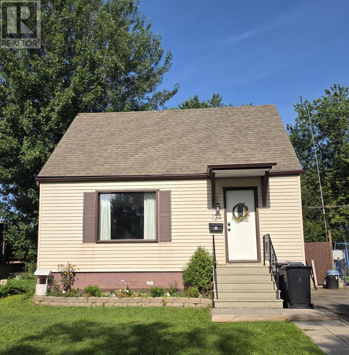 134 Kenogami AVE S, Thunder Bay, Ontario