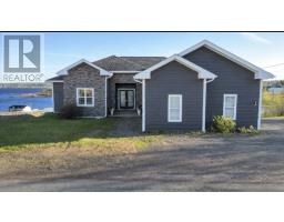 <div class="price">$599,000</div> 2 Mill Road<br>Botwood, Newfoundland & Labrador<br><div class='bed_bath'>5 Bed | 4 Bath</div>