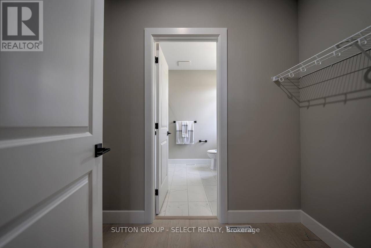 15 Lois Court, Lambton Shores, Ontario  N0M 1T0 - Photo 21 - X13007082