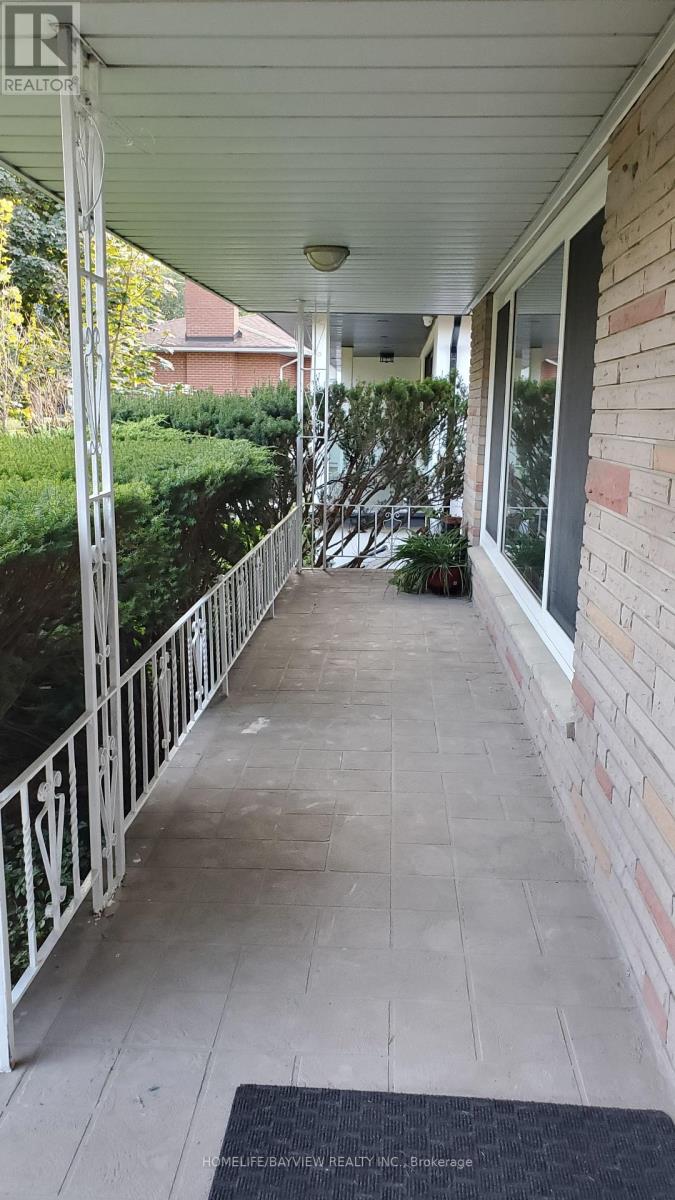 6 Restwell Crescent, Toronto, Ontario  M2K 2A2 - Photo 4 - C13705216