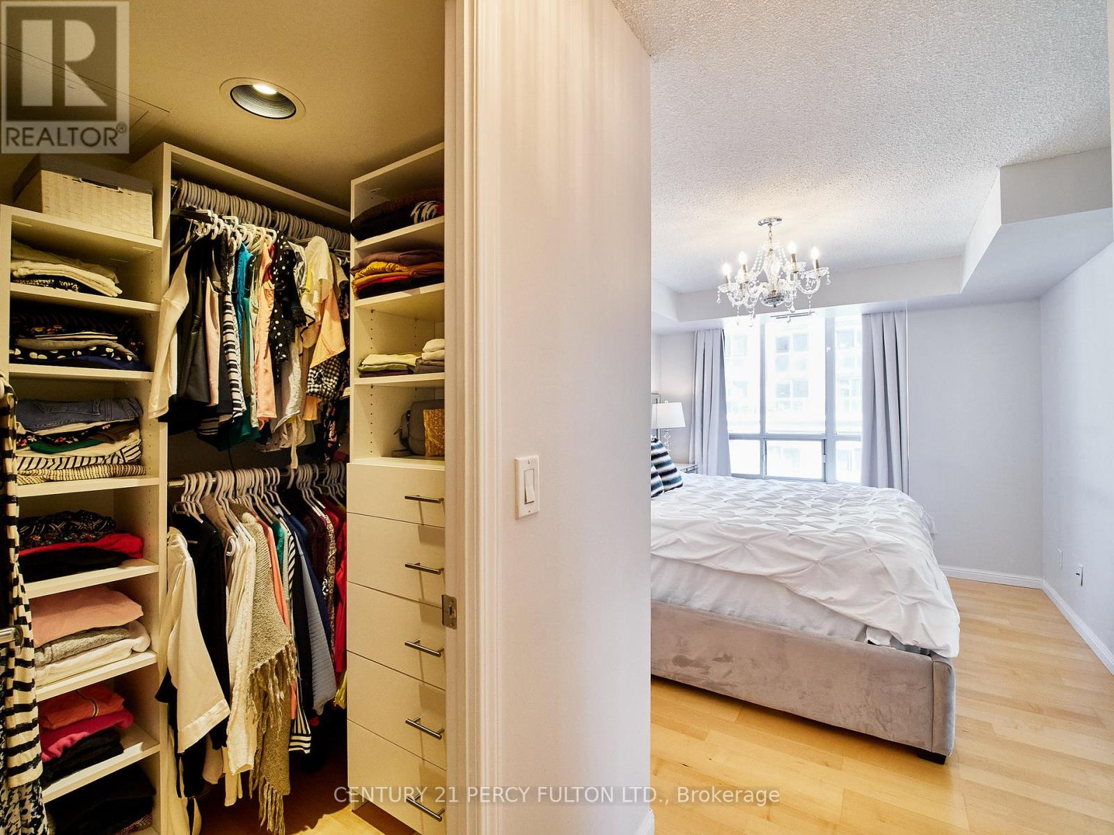 809 - 140 Simcoe Street, Toronto, Ontario  M5H 4E9 - Photo 11 - C13705248